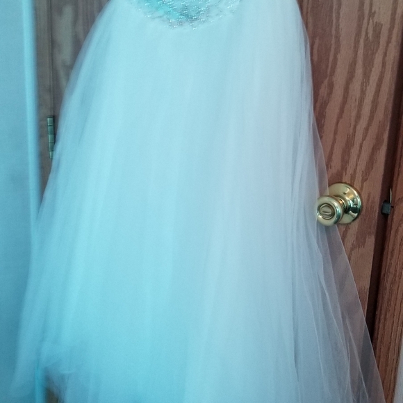 David's bridal wedding dress size 8 - Picture 3 of 7